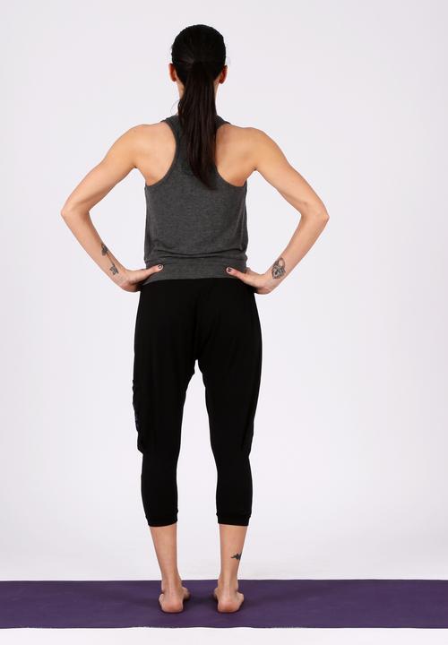Yoga Utopia - Pretzel Indian Top – Grey