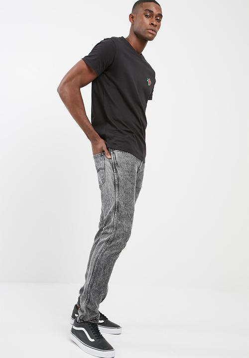 Levi’s® - Graphic set- in neck tee
