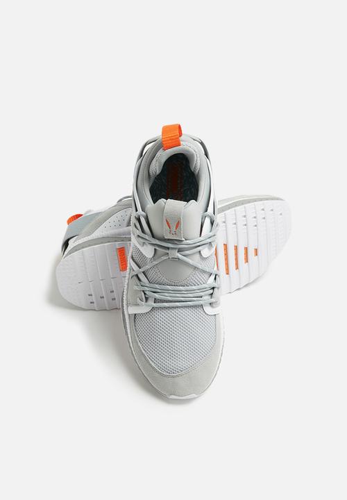 PUMA Select - Tsugi Blaze
