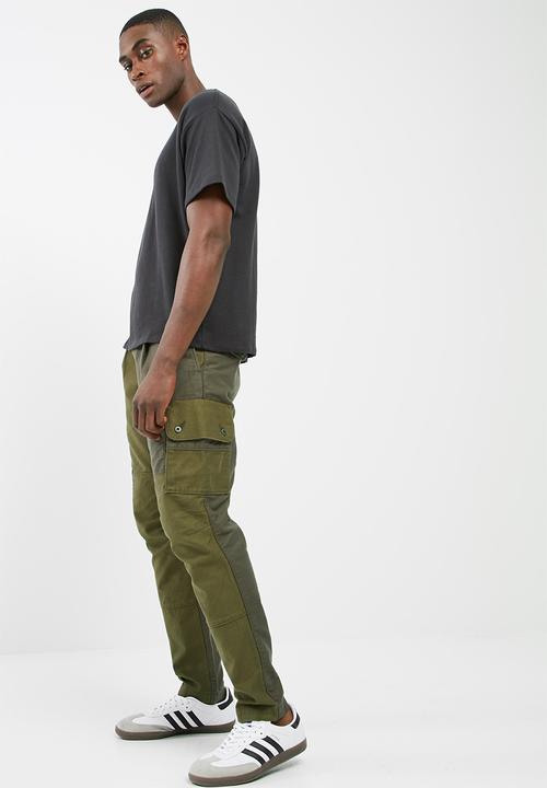 Levi’s® - Pleated tapered cargo pants