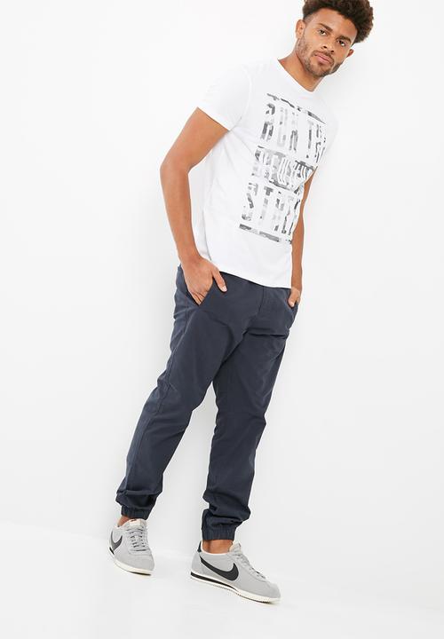 basicthread - Run the streets print crew neck tee