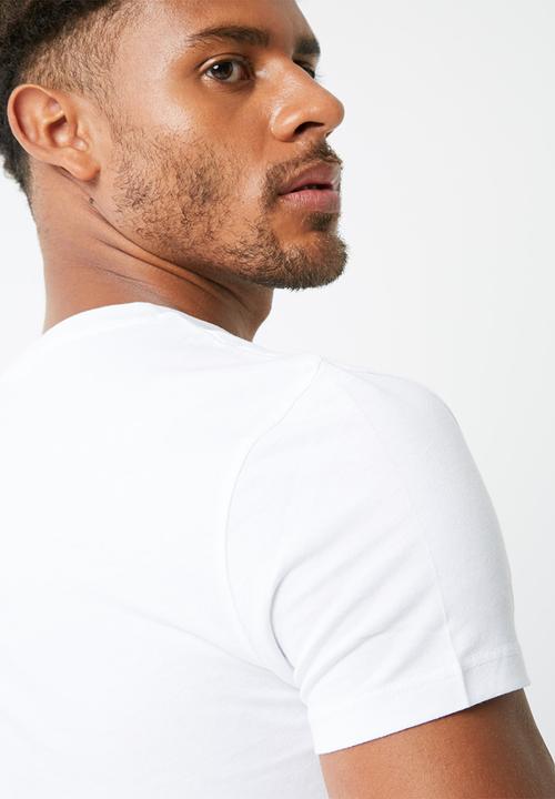 basicthread - Run the streets print crew neck tee