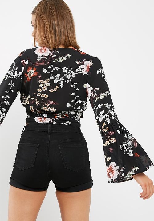 dailyfriday - Bell sleeve wrap top