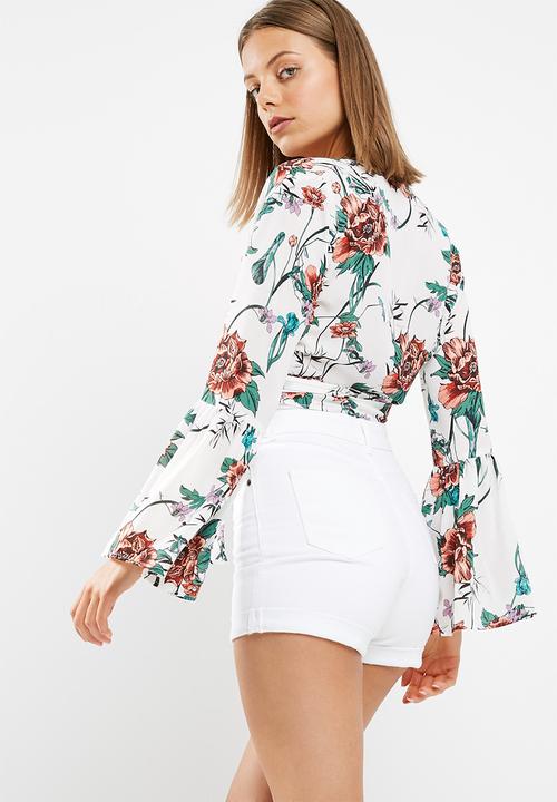 dailyfriday - Bell sleeve wrap top