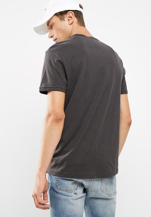 New Look - Pocket curved hem tee