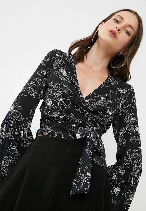 dailyfriday - Bell sleeve wrap top