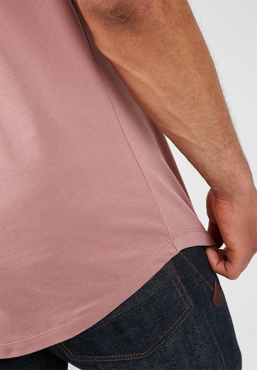 basicthread - Curved Hem Tee