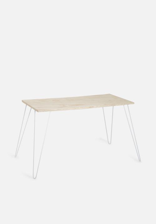 Sixth Floor - Hairpin desk