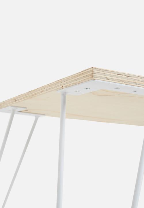 Sixth Floor - Hairpin desk