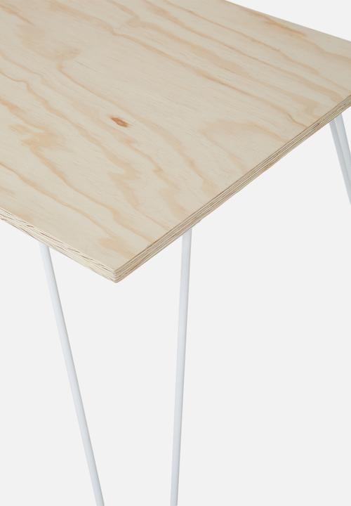 Sixth Floor - Hairpin desk