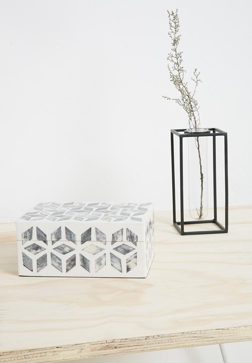 Sixth Floor - Ellery box
