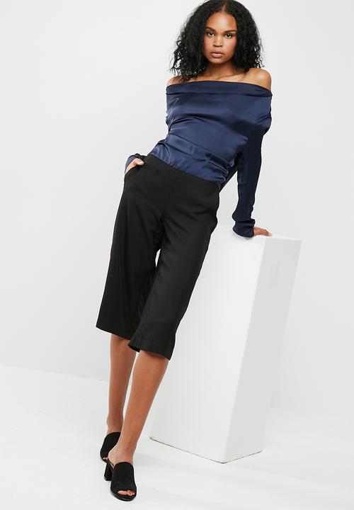 Missguided - Satin cowl neck blouse