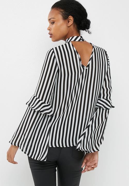 dailyfriday - Choker blouse with tiered sleeve