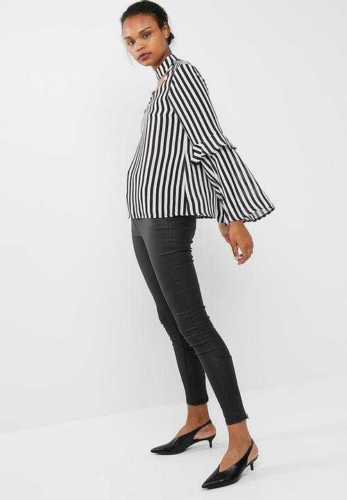 dailyfriday - Choker blouse with tiered sleeve