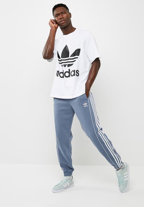 adidas Originals - Oversized trefoil tee