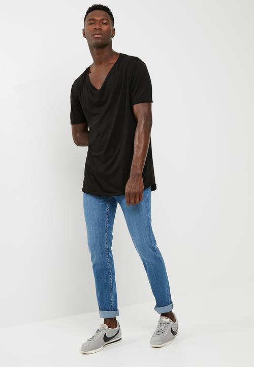 basicthread - Deep Scoop Neck Tee