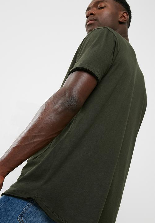 basicthread - Deep Scoop Neck Tee