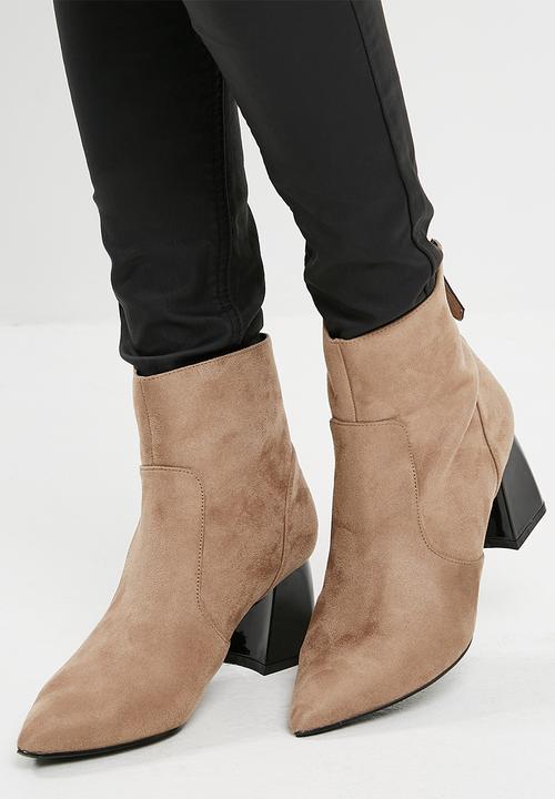 dailyfriday - Modern heel boot