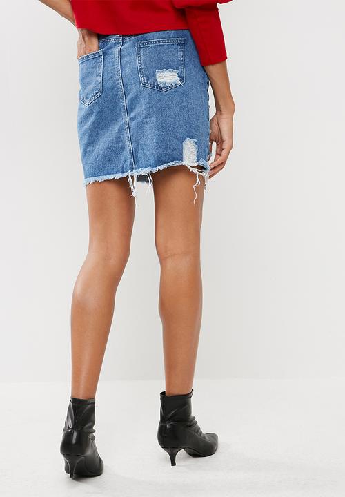 Missguided - Pearl embellished denim skirt with silver chain