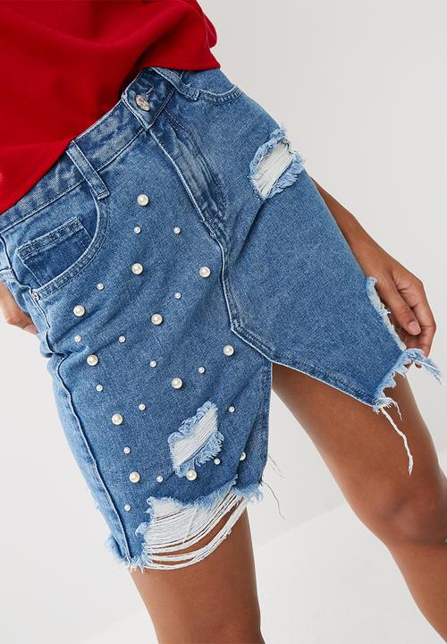 Missguided - Pearl embellished denim skirt with silver chain