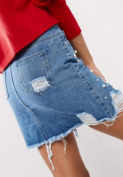 Missguided - Pearl embellished denim skirt with silver chain