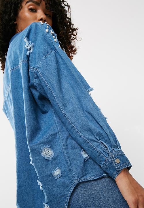 Missguided - Distressed denim shirt with pearl detail