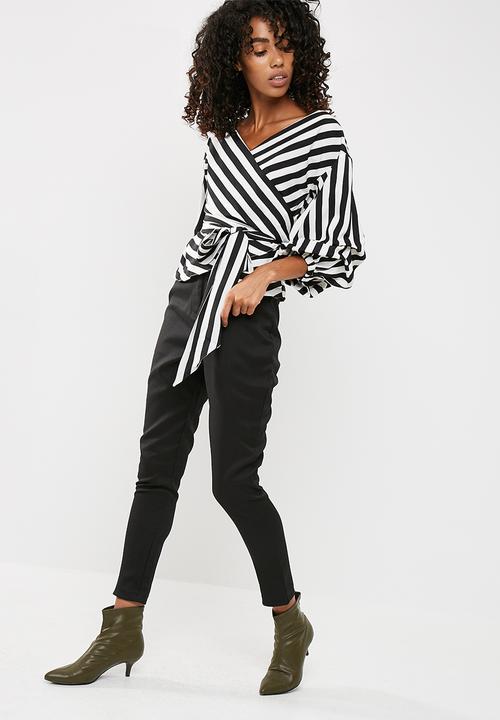 Missguided - Striped puffball sleeves tie waist blouse