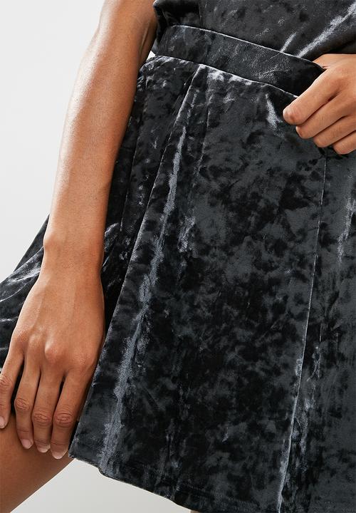 Jacqueline de Yong - Mona velvet skater skirt