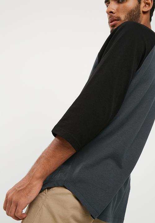basicthread - Oversized Raglan Tee