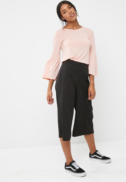 Jacqueline de Yong - Minni flared sleeve tee