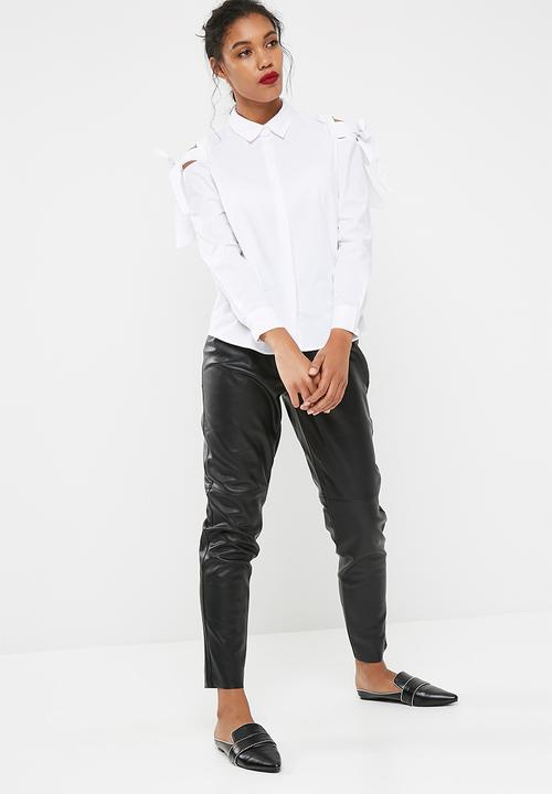 Jacqueline de Yong - Taylor cold shoulder shirt