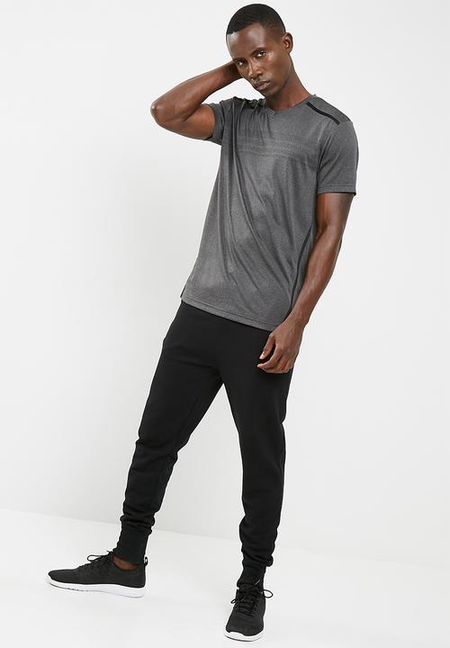 basicthread - Vee neck gym tee