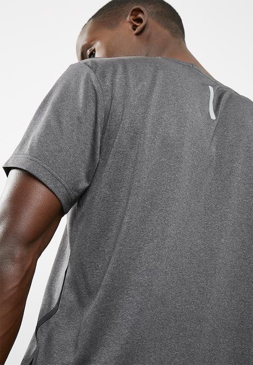 basicthread - Vee neck gym tee