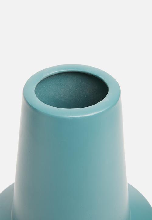 Grey Gardens - Triangle vase