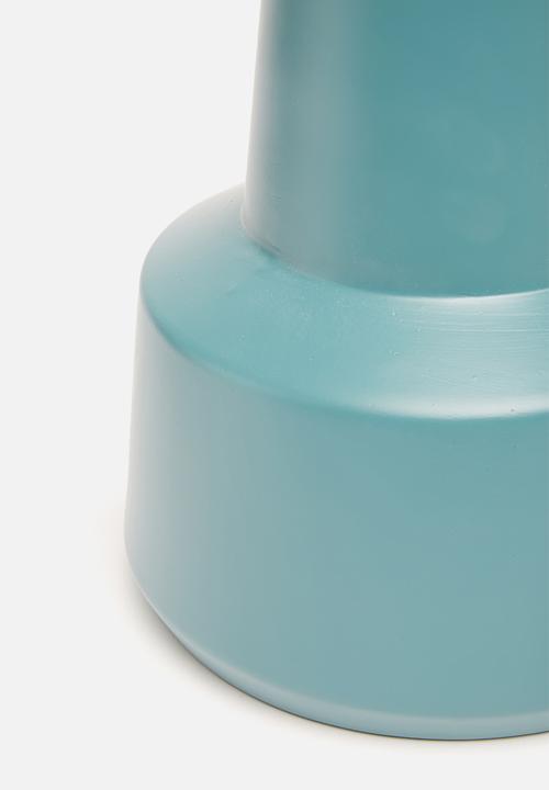 Grey Gardens - Triangle vase