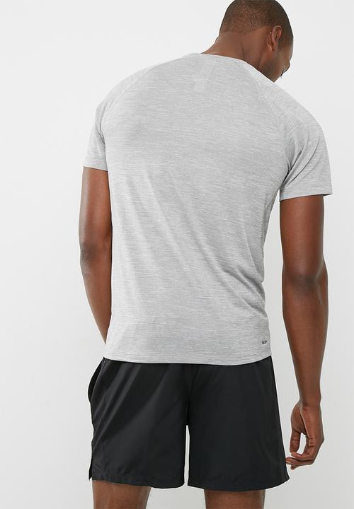 New Balance  - Tenacity active tee