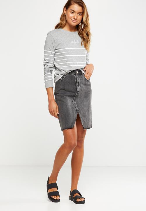 Cotton On - Tbar Tammy chopped graphic long sleeve tee