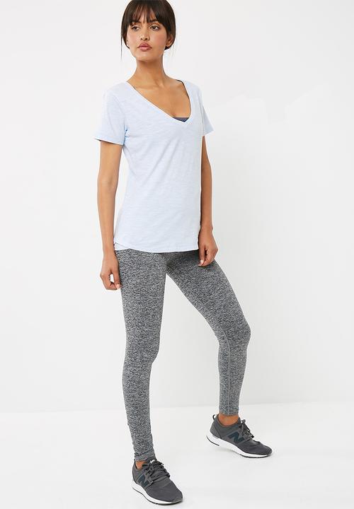 Cotton On - The deep v tee