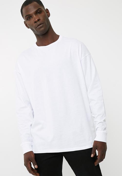 plain white oversized tee