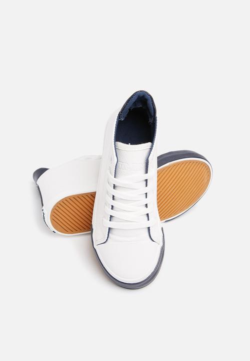 Foot Focus - Kids hi top sneakers