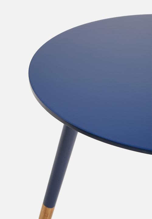 Present Time - Graceful table set