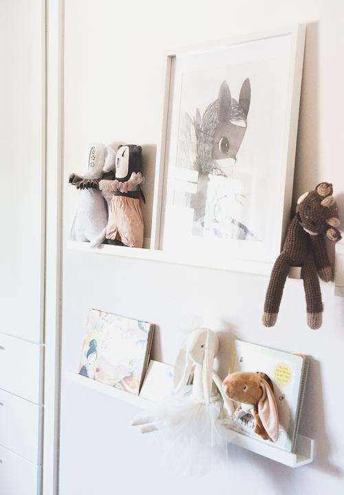 Simply Child - Kids book ledge