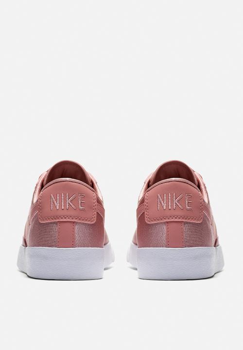 Nike - Blazer Low SE