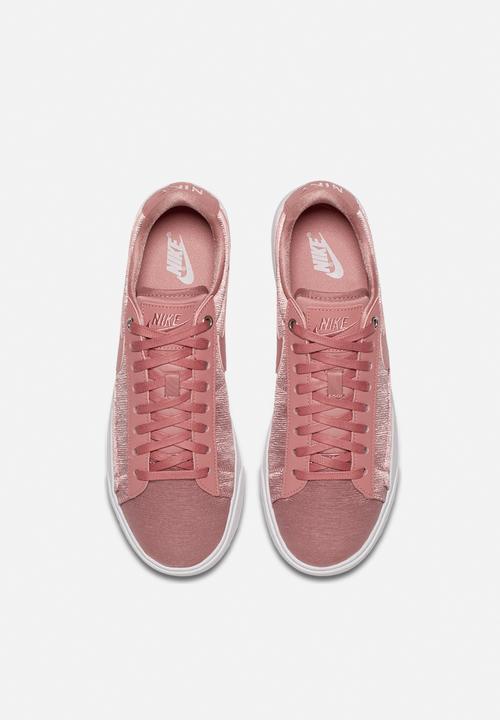 Nike - Blazer Low SE