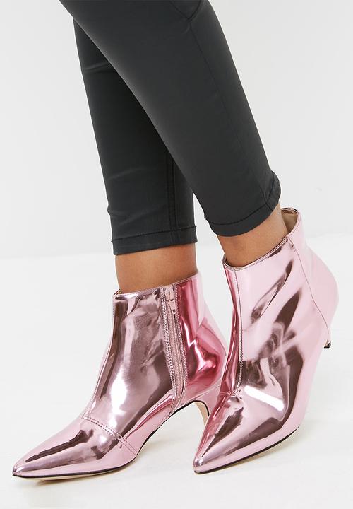 Public Desire - Atomic pointed toe kitten boot
