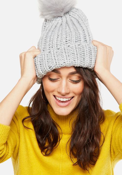 Cotton On - Lola pom pom beanie