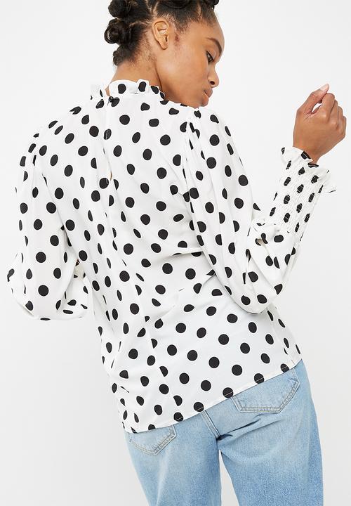dailyfriday - Blouse with pie crust neckline