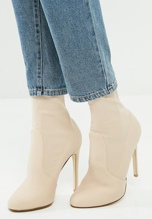Missguided - Round toe stiletto heel boot