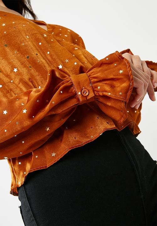 Missguided - Satin gold star detail long sleeve top