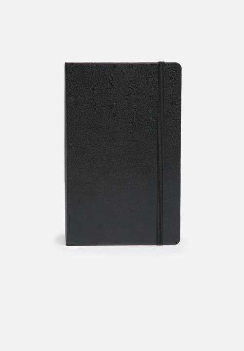 Moleskine - Classic plain hard cover notebook A5